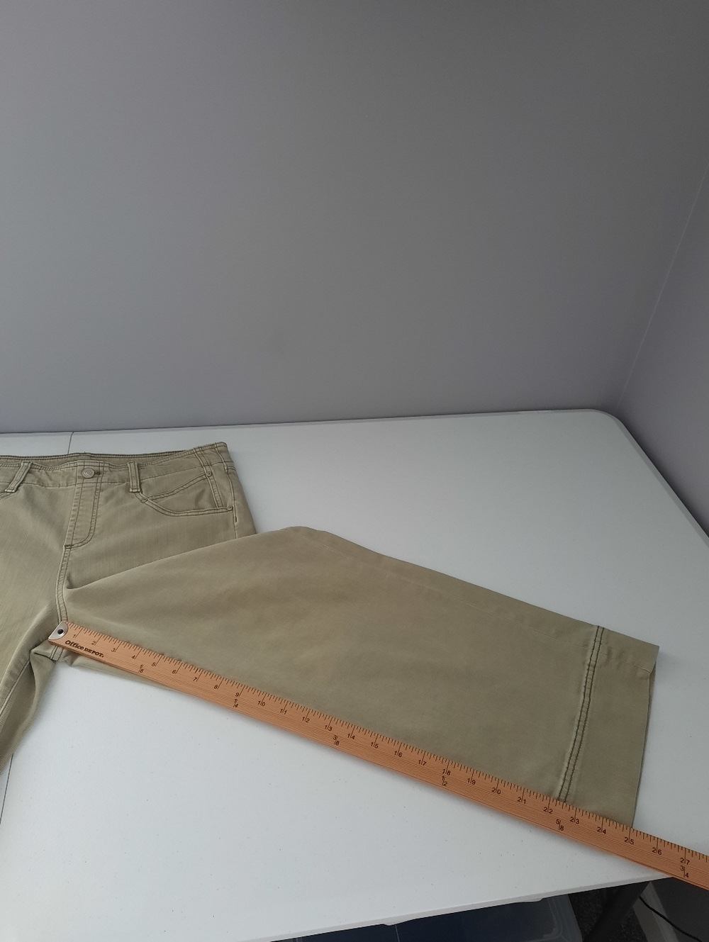 Chico's High Rise Pull On Wide Leg Crop Jeans in Washed Sage Green size 12 - Picture 14 of 16